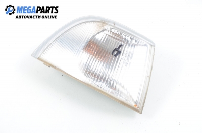 Мигач за Volvo V40 Estate (07.1995 - 06.2004), комби, позиция: дясна