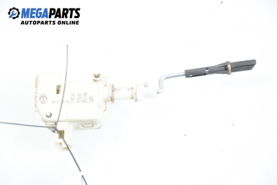 Ключалка за капачката на резервоара за Volkswagen Touran Minivan (02.2003 - 05.2010), № 3B0 959 782