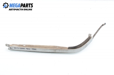 Лайсна под фар за Mercedes-Benz C-Class Sedan (W202) (03.1993 - 05.2000), седан, позиция: лява