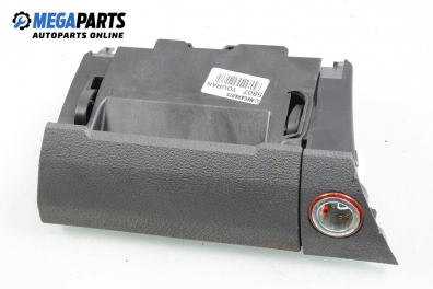 Пепелник за Volkswagen Touran Minivan (02.2003 - 05.2010)