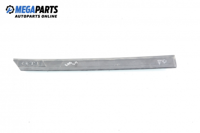 Външни лайсни за Volkswagen Golf III Hatchback (08.1991 - 07.1998), позиция: дясна