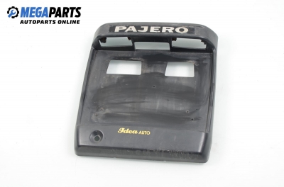 Стойка заден номер за Mitsubishi Pajero III SUV (01.1999 - 01.2007)