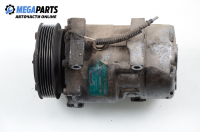 Компресор климатик за Renault Megane I Hatchback (08.1995 - 12.2004) 2.0 i (BA0G), 114 к.с., № 7700866828 B