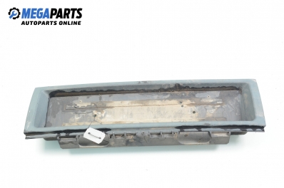 Стойка заден номер за Audi 100 Sedan C4 (12.1990 - 07.1994), седан