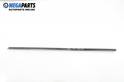 Външни лайсни за Mercedes-Benz 123 Sedan (01.1976 - 12.1985), седан