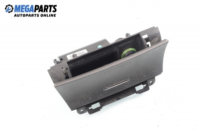 Пепелник за Jaguar X-Type Sedan (06.2001 - 11.2009)