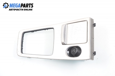 Пепелник за Nissan Primera Traveller II (06.1996 - 01.2002)