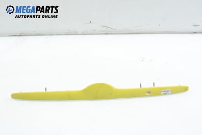 Лайсна заден капак за Toyota Corolla Sedan IV (03.2001 - 03.2008), седан, позиция: задна