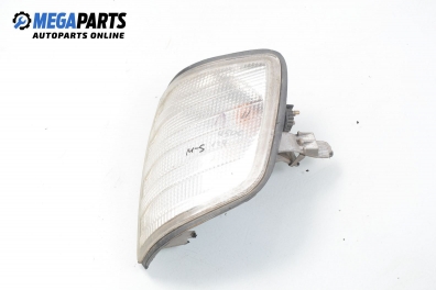 Мигач за Mercedes-Benz 124 Sedan (12.1984 - 06.1993), седан, позиция: лява