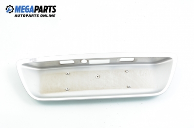 Стойка заден номер за Mercedes-Benz C-Class Sedan (W203) (05.2000 - 08.2007), седан