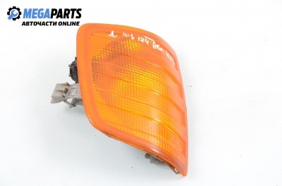 Мигач за Mercedes-Benz 124 Sedan (12.1984 - 06.1993), седан, позиция: дясна