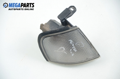 Мигач за Nissan Primera Sedan I (06.1990 - 06.1996), седан, позиция: дясна