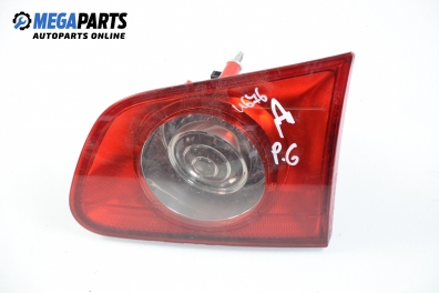 Вътрешен стоп за Volkswagen Passat Variant B6 (08.2005 - 11.2011), комби, позиция: дясна