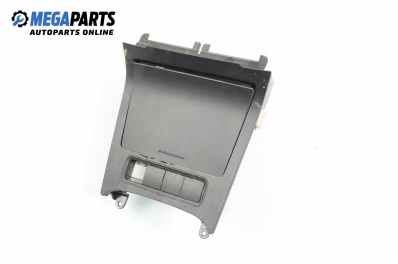 Пепелник за Volkswagen Golf V Hatchback (10.2003 - 02.2009)