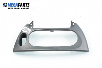 Интериорна пластмаса за Renault Megane Scenic (10.1996 - 12.2001), 4+1 вр., позиция: предна