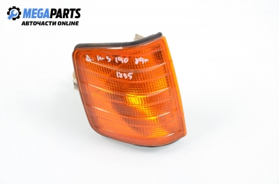 Мигач за Mercedes-Benz 190 Sedan (W201) (10.1982 - 08.1993), седан, позиция: дясна