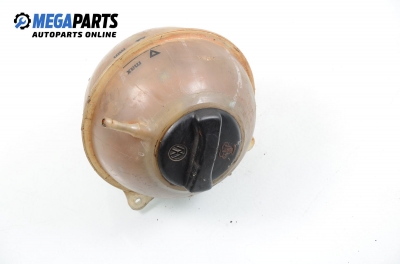 Казанче за антифриз за Volkswagen Passat Variant B3, B4 (02.1988 - 06.1997) 1.8, 90 к.с.