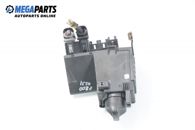 Ключ светлини  за Mercedes-Benz E-Class Estate (S210) (06.1996 - 03.2003)