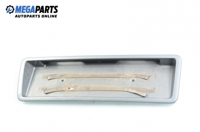 Стойка заден номер за Audi A8 Sedan I (03.1994 - 12.2002), седан