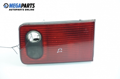 Вътрешен стоп за Audi A8 Sedan I (03.1994 - 12.2002), седан, позиция: дясна