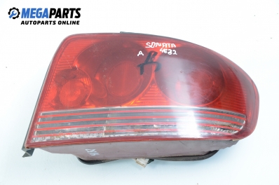 Стоп за Hyundai Sonata IV Sedan (03.1998 - 12.2005), седан, позиция: дясна, № 92402-3D0