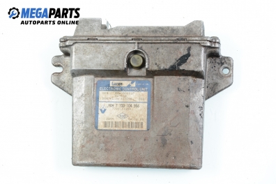 Компютър двигател за Renault Clio II Hatchback (09.1998 - 09.2005) 1.9 D (B/CB0E), 64 к.с., № HOM 7 700 104 956