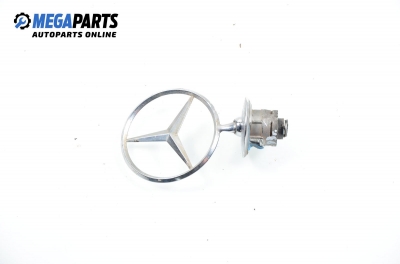 Емблема за Mercedes-Benz C-Class Sedan (W202) (03.1993 - 05.2000), седан