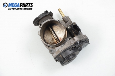 Дроселова клапа за Volkswagen Bora Sedan (10.1998 - 12.2013) 2.3 V5, 150 к.с., № 021 133 066