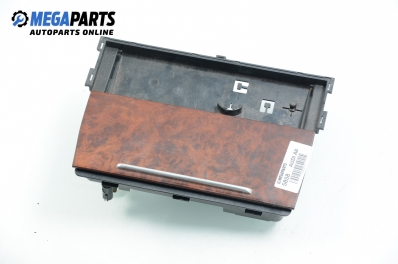 Пепелник за Audi A8 Sedan I (03.1994 - 12.2002)