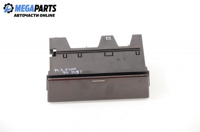 Пепелник за Mercedes-Benz E-Class Sedan (W210) (06.1995 - 08.2003)