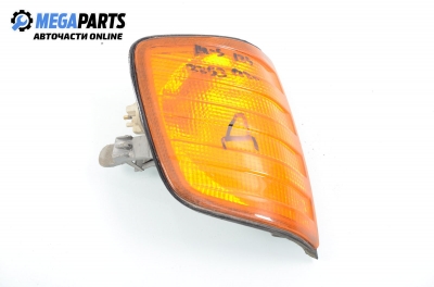 Мигач за Mercedes-Benz 124 Sedan (12.1984 - 06.1993), седан, позиция: дясна