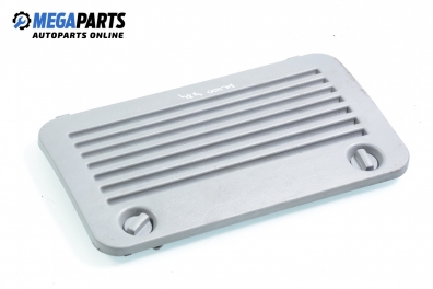 Интериорна пластмаса багажник за Mercedes-Benz M-Class SUV (W163) (02.1998 - 06.2005)