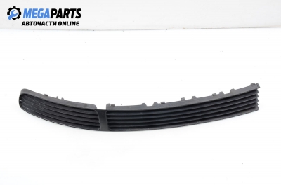 Решетка в броня за Volkswagen Passat Sedan B5 (08.1996 - 12.2001), седан