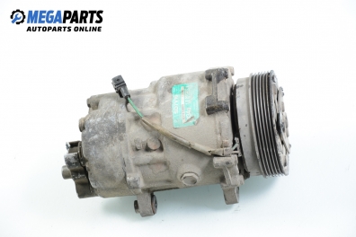 Компресор климатик за Volkswagen Passat Variant B3, B4 (02.1988 - 06.1997) 1.8, 90 к.с., № 1J0 820 803 A