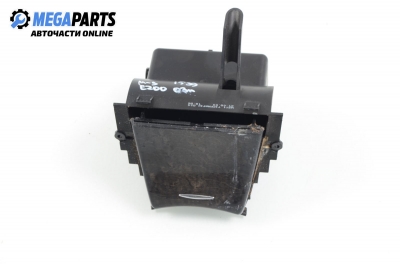 Пепелник за Mercedes-Benz E-Class Sedan (W211) (03.2002 - 03.2009)