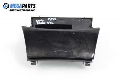 Пепелник за Mercedes-Benz E-Class Sedan (W211) (03.2002 - 03.2009)