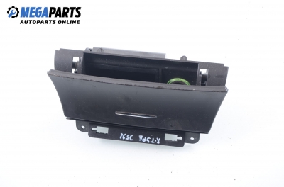 Пепелник за Jaguar X-Type Sedan (06.2001 - 11.2009)