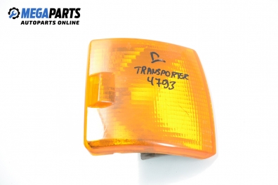 Мигач за Volkswagen Transporter IV Box (07.1990 - 04.2003), товарен, позиция: дясна, Hella