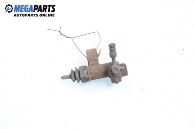 Долна помпа за съединител за Nissan Primera Hatchback III (01.2002 - 06.2007)
