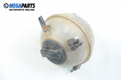 Казанче за антифриз за Volkswagen Passat Sedan B3, B4 (02.1988 - 12.1997) 1.8, 90 к.с.