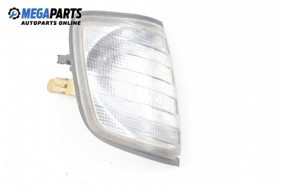 Мигач за Mercedes-Benz 124 Sedan (12.1984 - 06.1993), седан, позиция: дясна