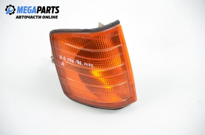 Мигач за Mercedes-Benz 190 Sedan (W201) (10.1982 - 08.1993), седан, позиция: дясна