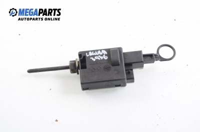 Ключалка за капачката на резервоара за Renault Laguna II Grandtour (03.2001 - 12.2007), комби