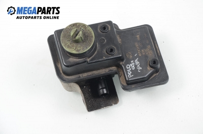 Казанче за хидравлична течност за Volkswagen Polo Hatchback II (10.1994 - 10.1999)