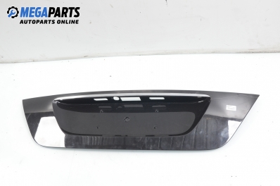 Стойка заден номер за Mercedes-Benz E-Class Sedan (W211) (03.2002 - 03.2009), седан