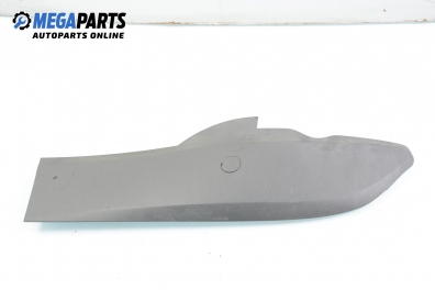 Интериорна пластмаса за Ford Focus II Hatchback (07.2004 - 09.2012), 4+1 вр., хечбек, позиция: дясна